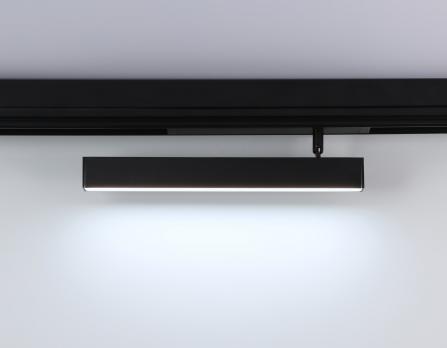 Управляемый светодиодный светильник для шинопровода Magnetic 220V диммируемый 3000-6400K GL1332 BK черный IP20 18W 3000K-6400K 220V 120° 342*25*112 (Без ПДУ) Ambrella light
