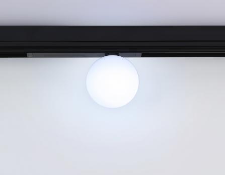 Управляемый светодиодный светильник для шинопровода Magnetic 220V диммируемый 3000-6400K GL1371 BK черный IP20 10W 3000K-6400K 220V 120° D120/232*120*167 (Без ПДУ) Ambrella light