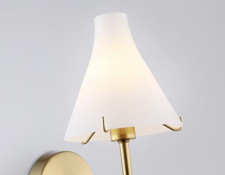 Настенный светильник LH57137 BS/FR латунь/белый матовый E14 max 40W 210*150*280 Ambrella light